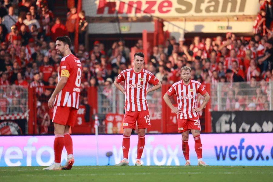  拜仁慕尼黑逆转绝杀柏林赫塔登顶积分榜  